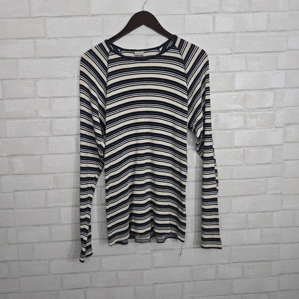 Levi's long sleeve‎ top